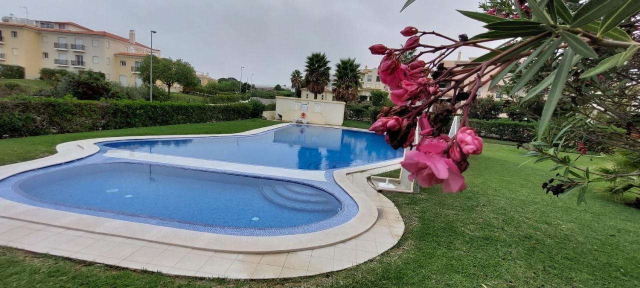 Pool And Garden Village-near Apartment Albufeira