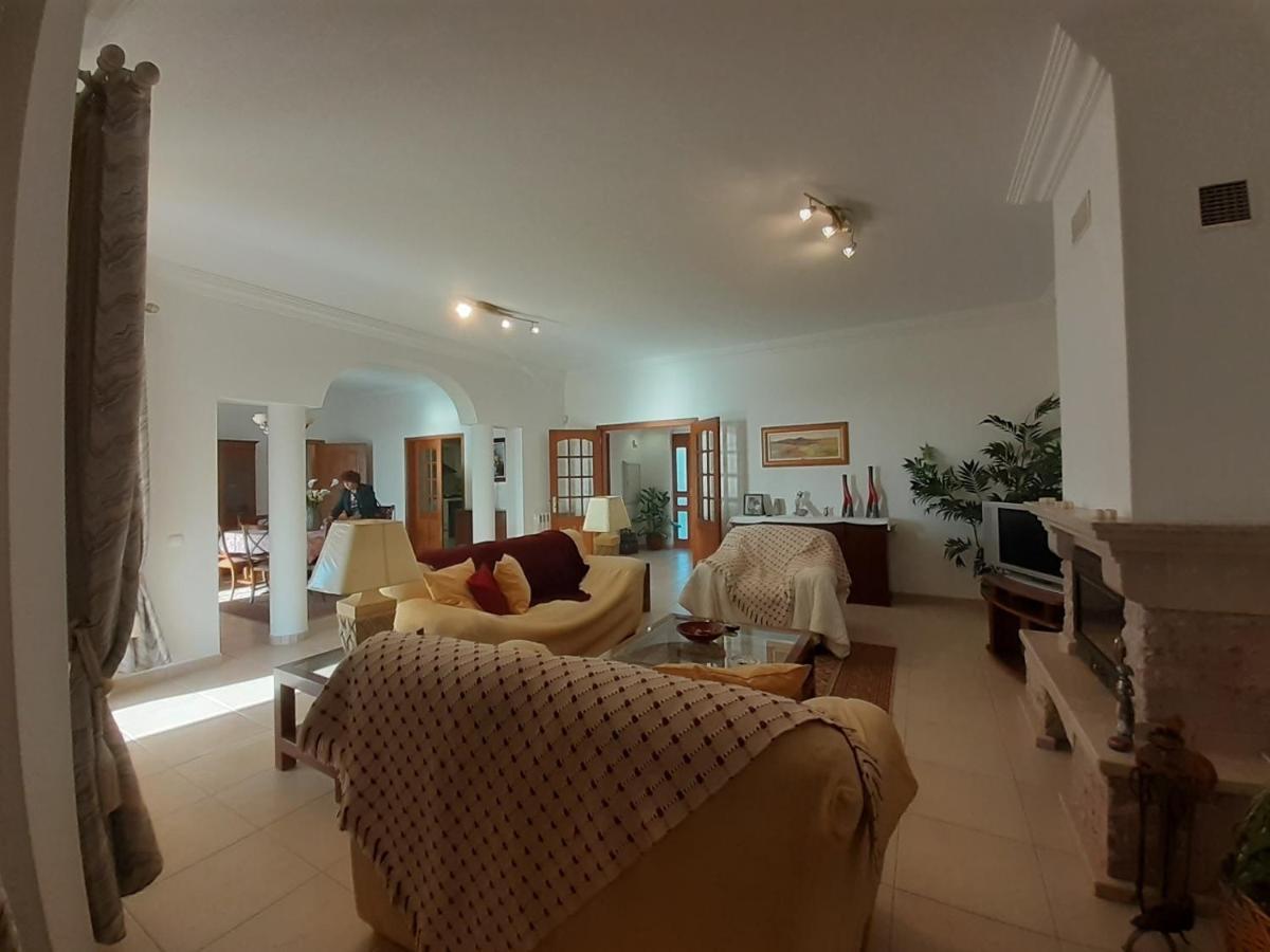 Gale 3 Storey Villa Really On The Beach * Albufeira