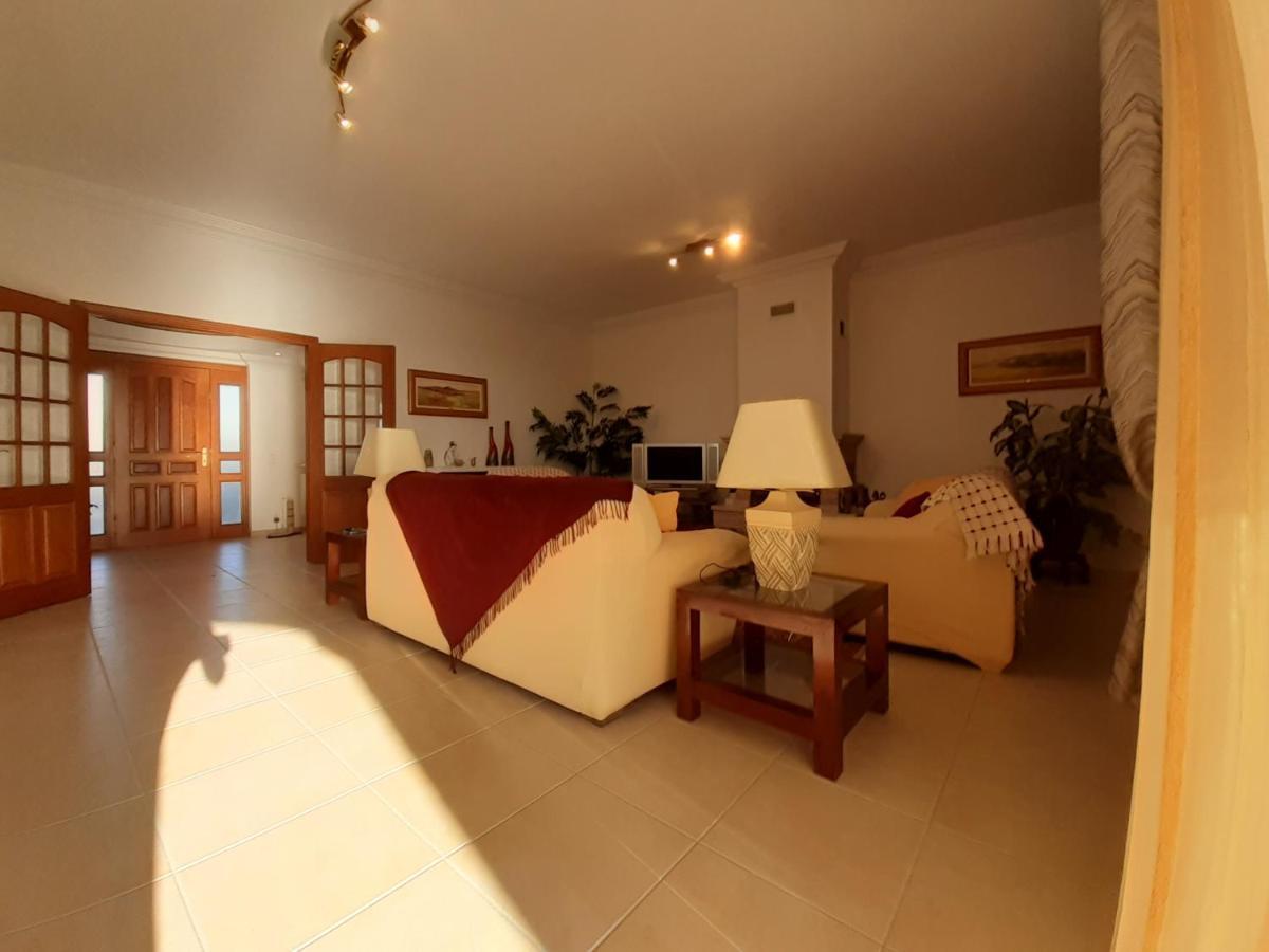 Gale 3 Storey Villa Really On The Beach * Albufeira