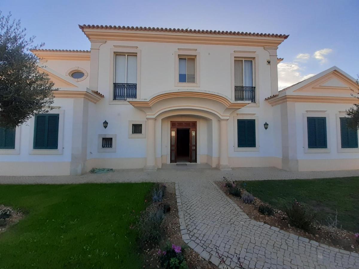 Gale 3 Storey Villa Really On The Beach