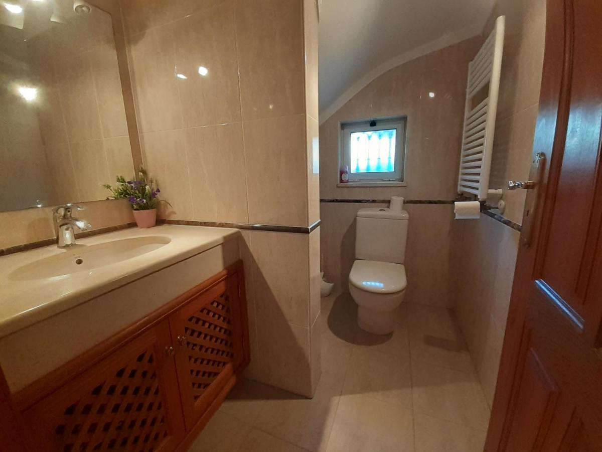 Gale 3 Storey Villa Really On The Beach Albufeira