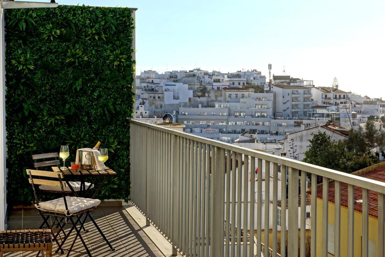 Rooftop Oldtown Apartment *