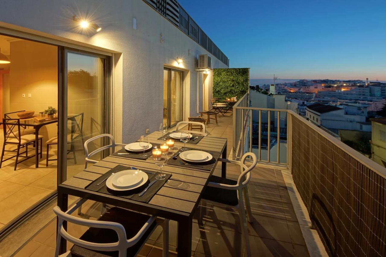 Rooftop Oldtown Apartment