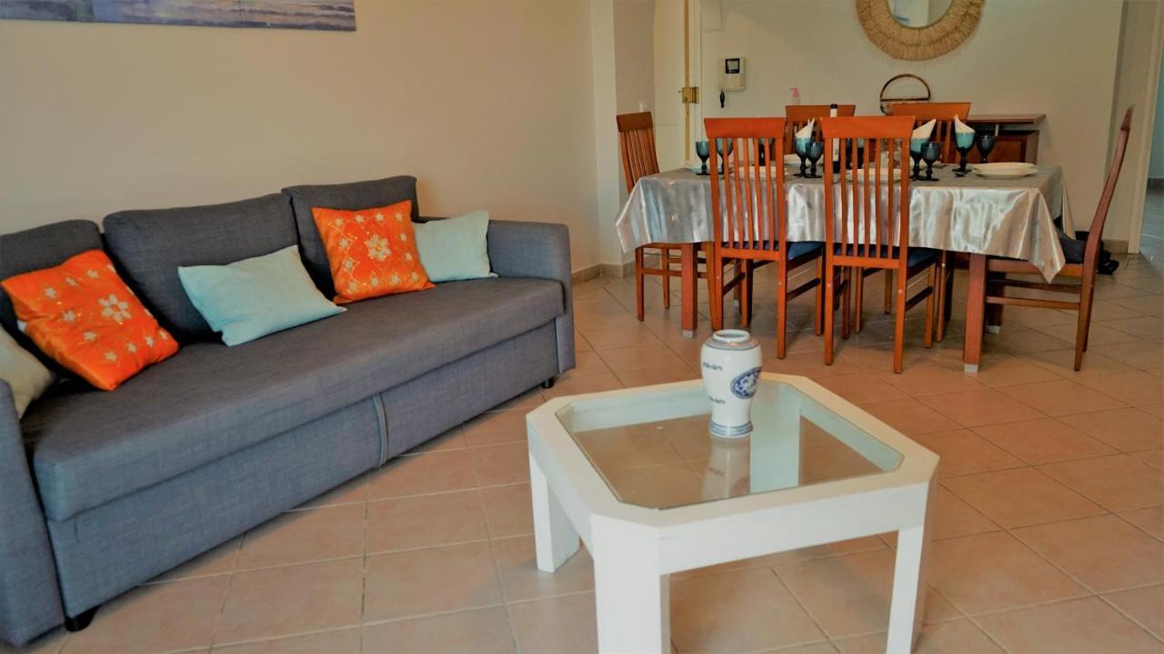Apartment Oura Beachside Retreat: Pool, Wi-fi & Location Albufeira