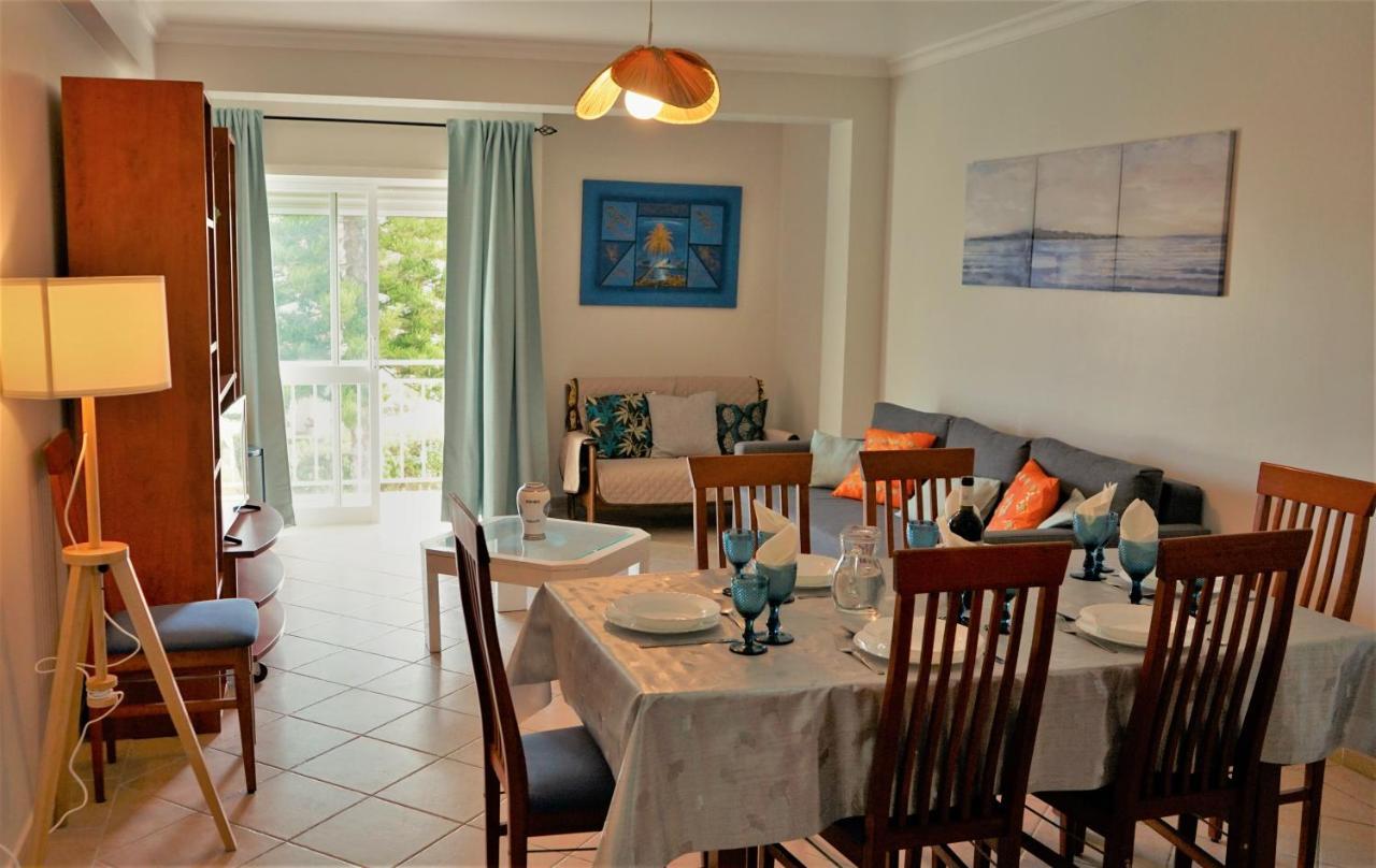 Oura Beachside Retreat: Pool, Wi-fi & Location Albufeira