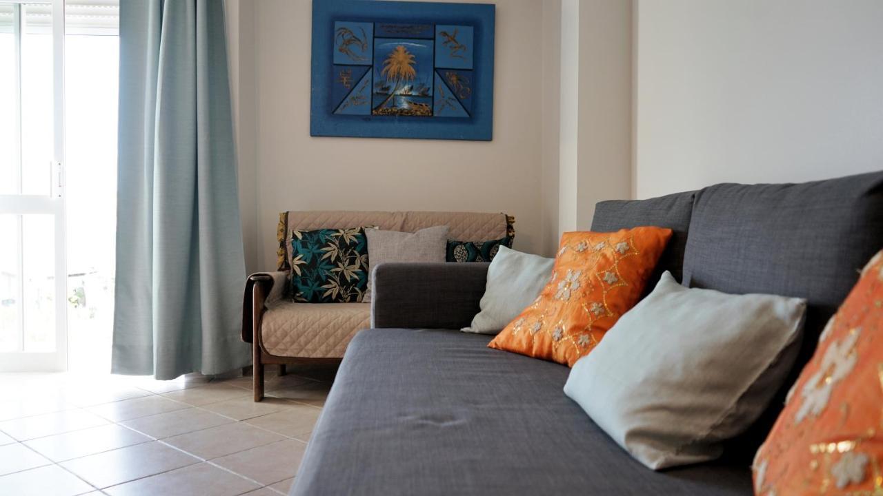 Apartment Oura Beachside Retreat: Pool, Wi-fi & Location Albufeira