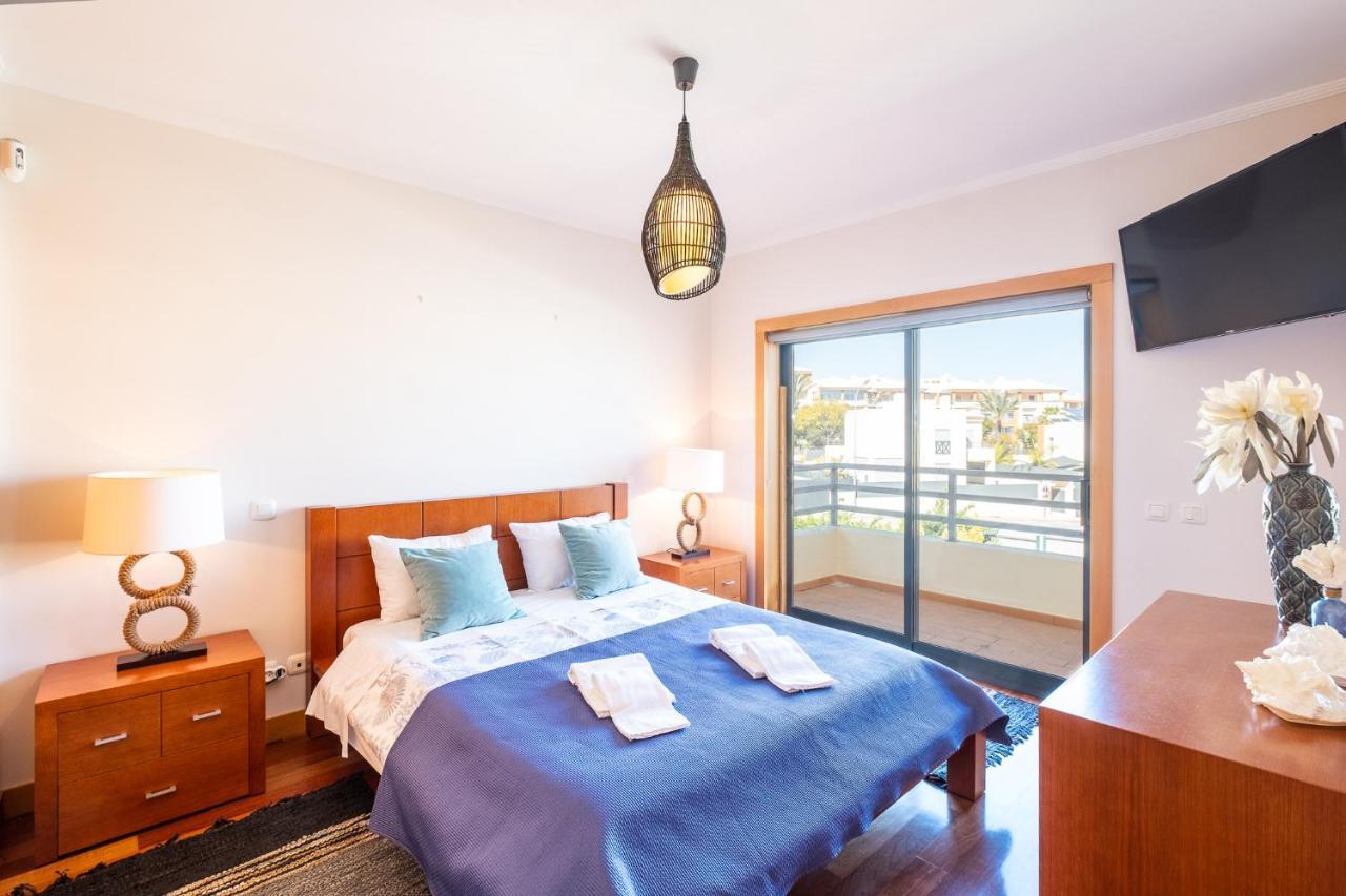 #076 Stunning&modern Near Newtown, Pool Ferienhaus