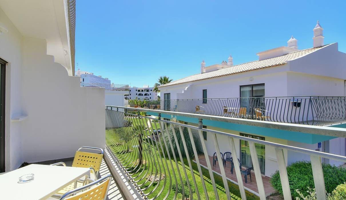 Aparthotel Bayside Salgados 3*