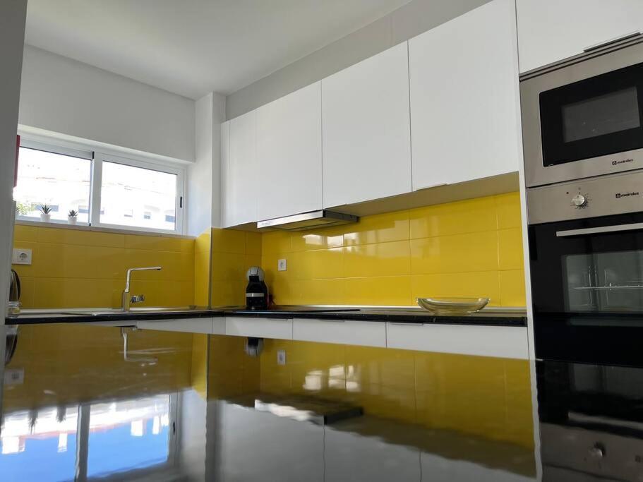 Sunflower Apartment *