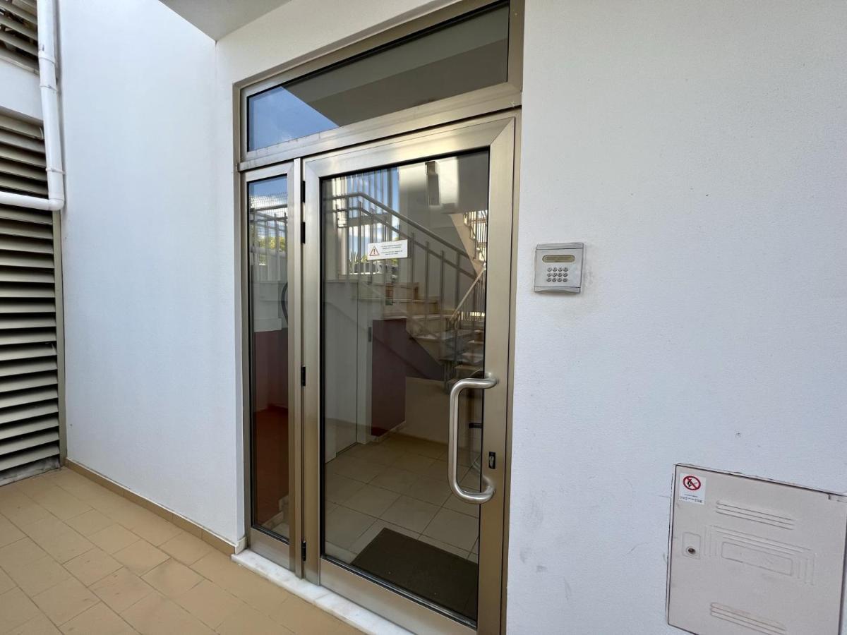 Terrace With Pool By Homing * Albufeira