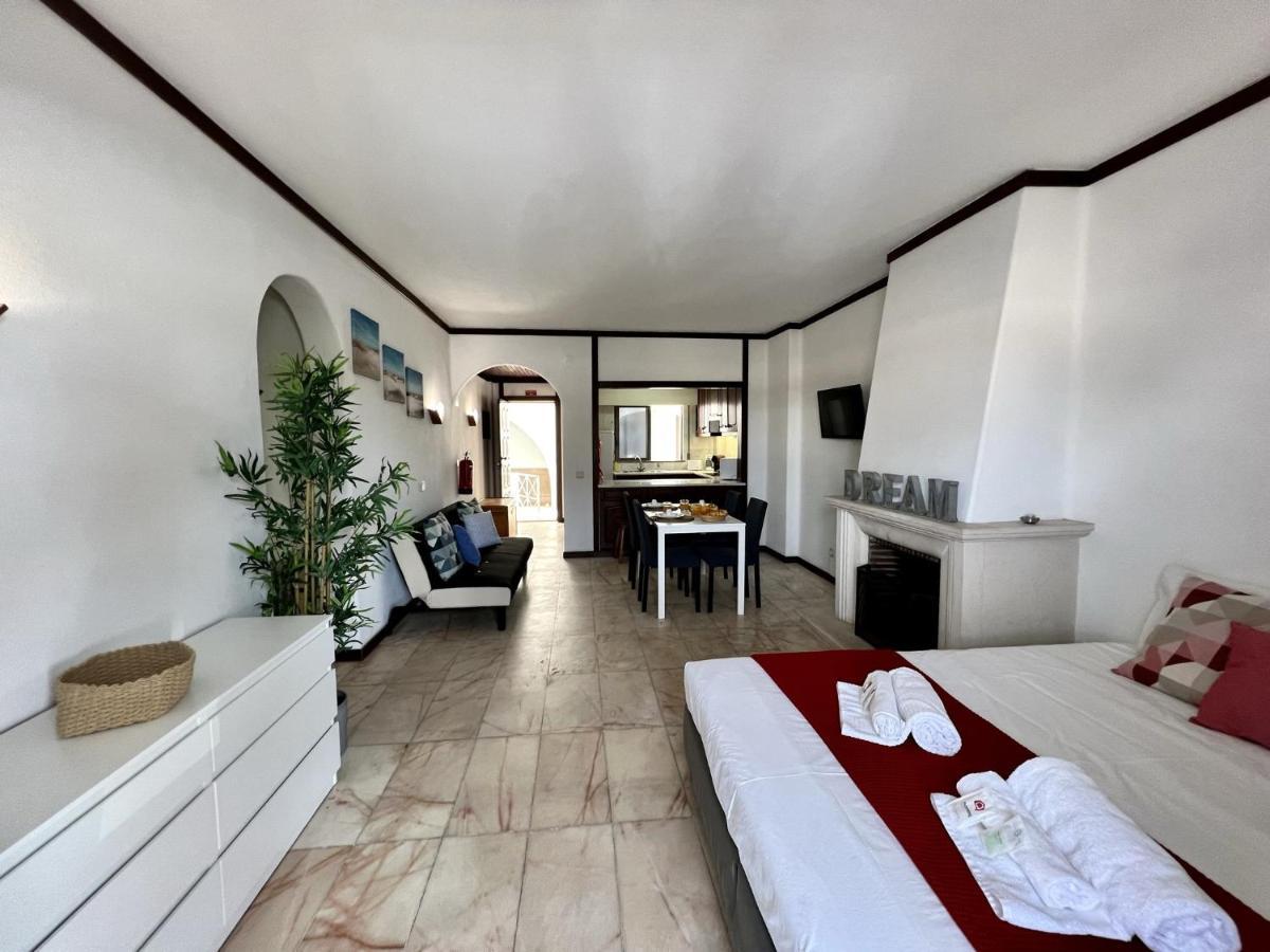 Apartment 3 With Pool By Homing *