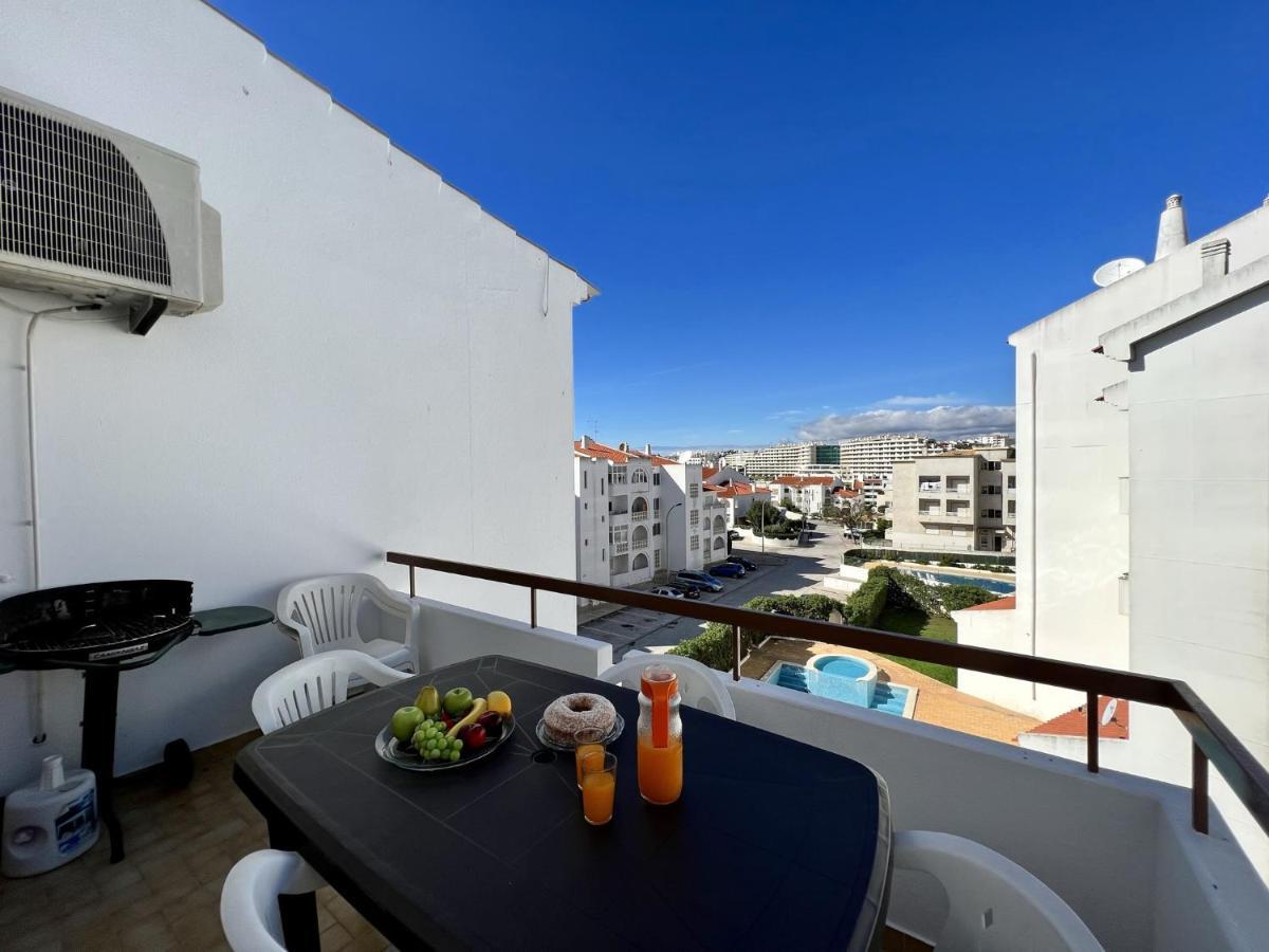 Apartment Downtown With Pool By Homing Albufeira