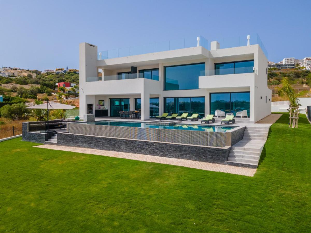 Amendoeiras By Hellovacations Villa
