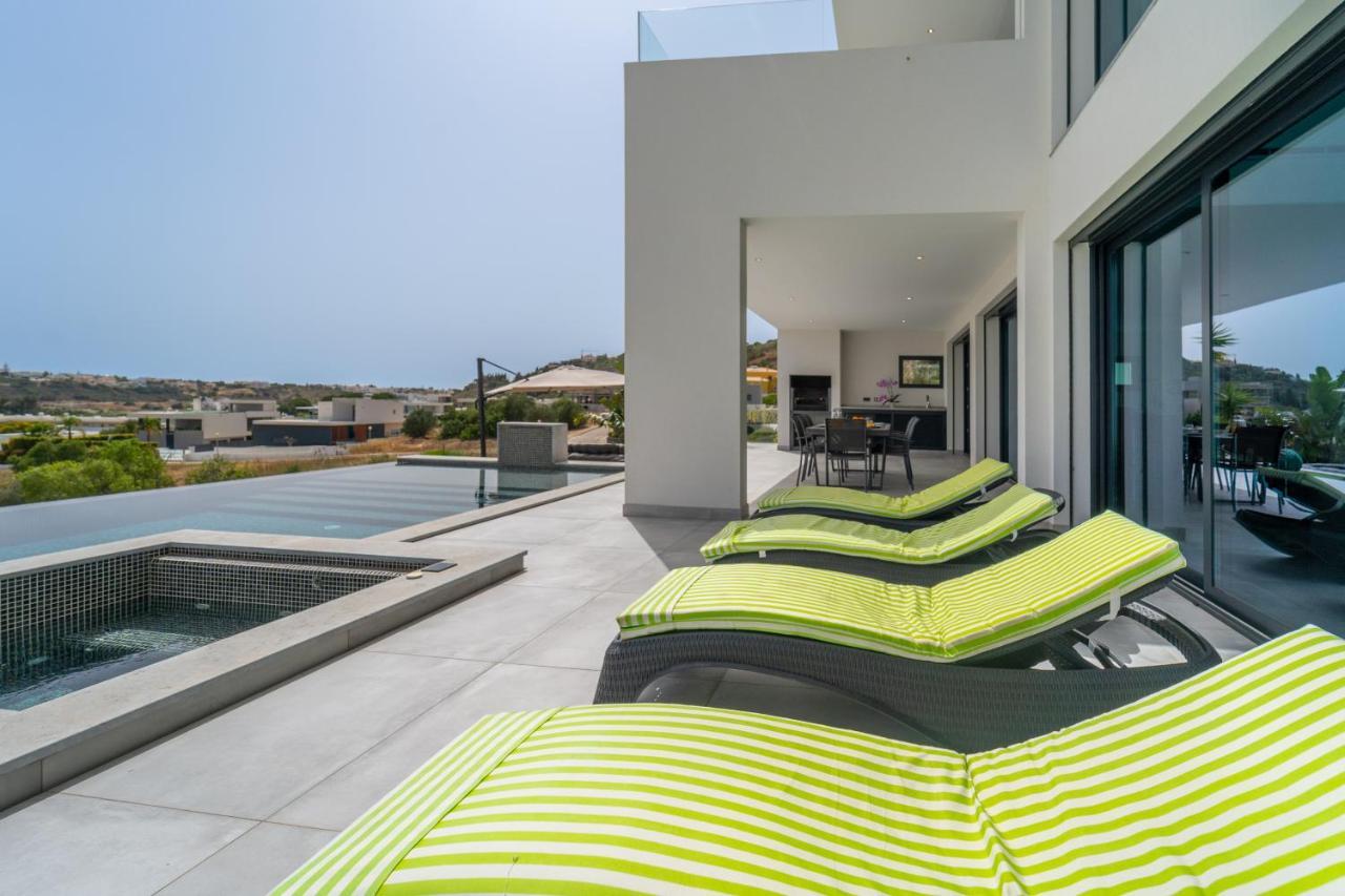 Amendoeiras By Hellovacations Villa