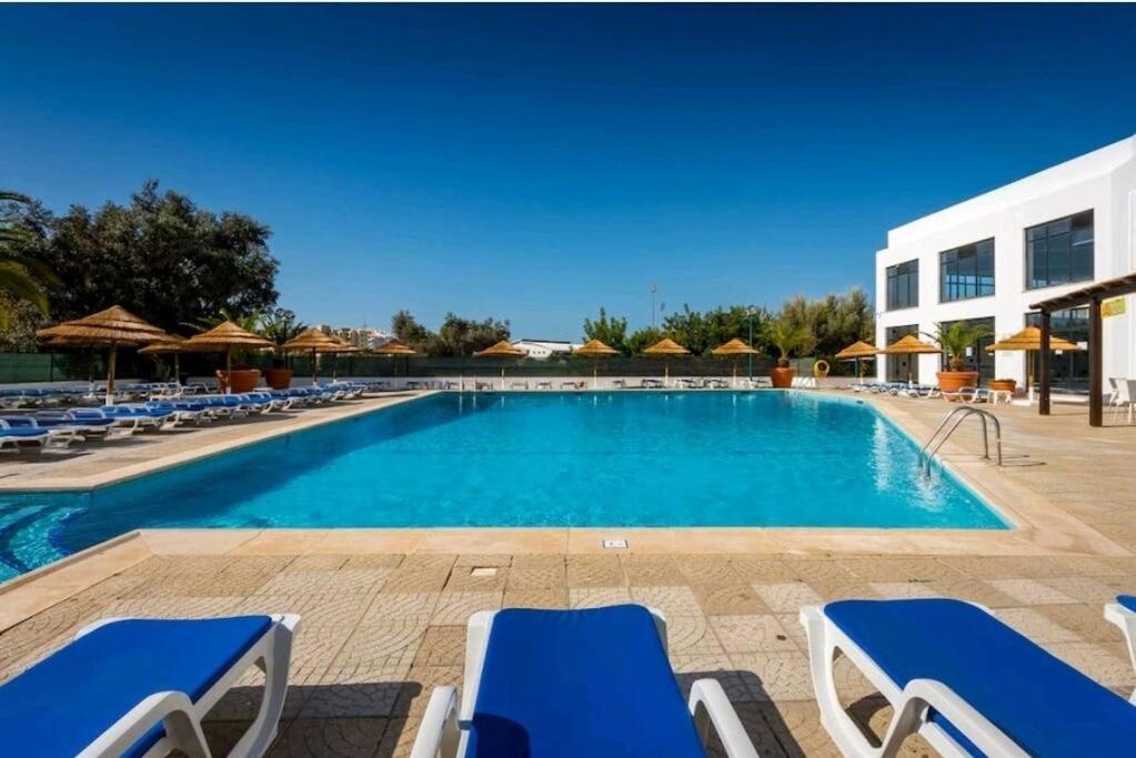 Spot Com Piscinas Exteriores E Interior! * Albufeira