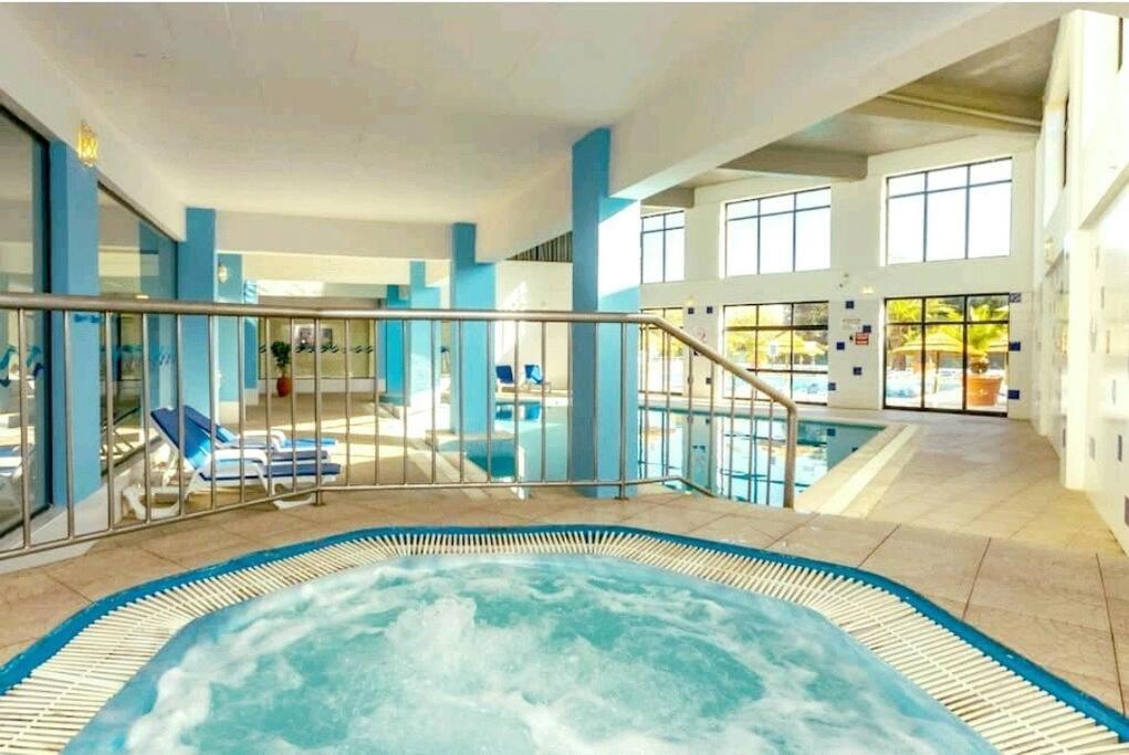 Apartment Spot Com Piscinas Exteriores E Interior! Albufeira