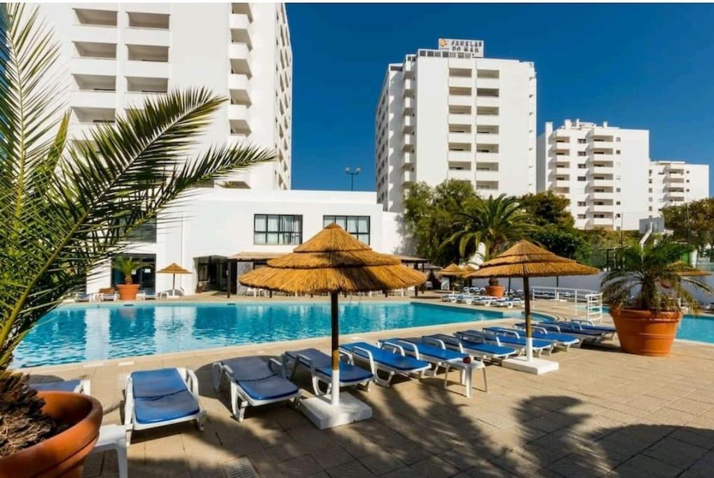 Spot Com Piscinas Exteriores E Interior! Albufeira