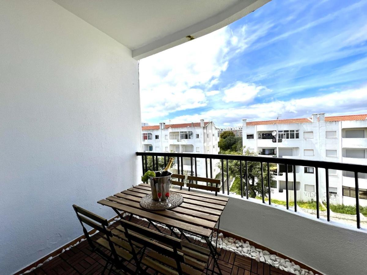 Design By Homing Appartement