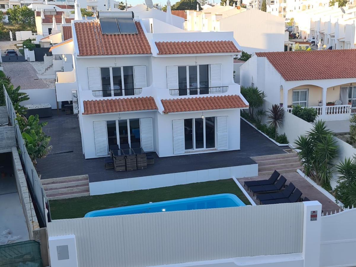 Large - Private Pool - 6 Bedrooms