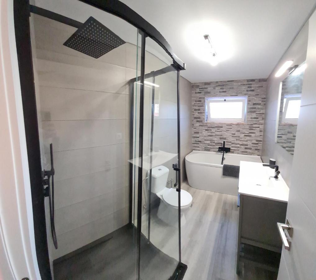 Large - Private Pool - 6 Bedrooms Albufeira