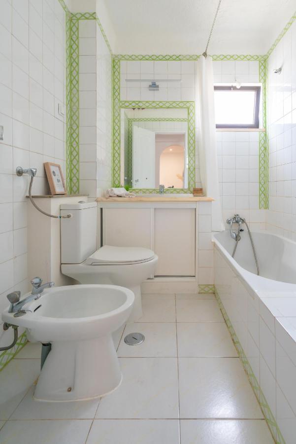 Oura Boho Decor- 2 Bed 2 Bath With Pool And Balcony - 800m Beach Apartment *