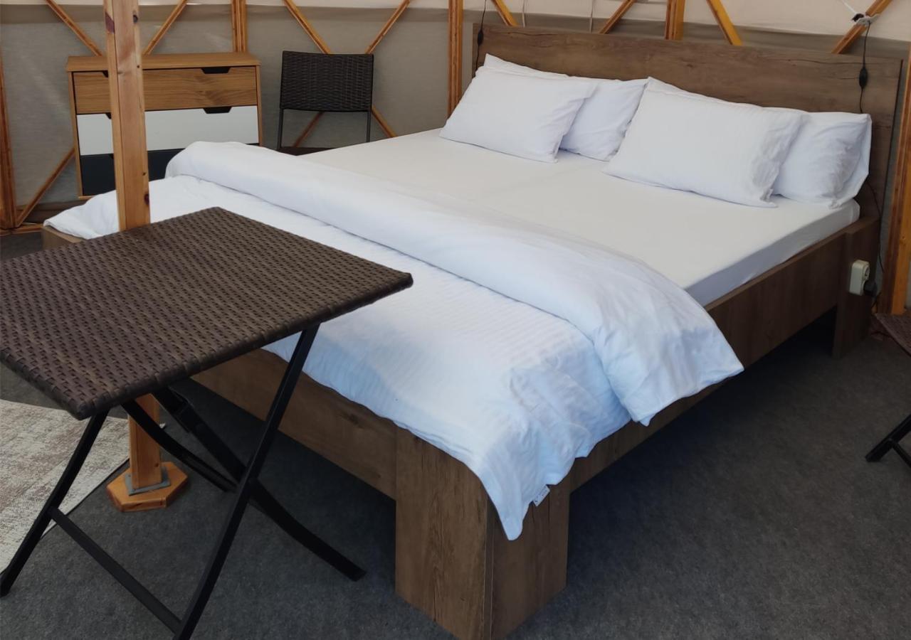 Glamping *