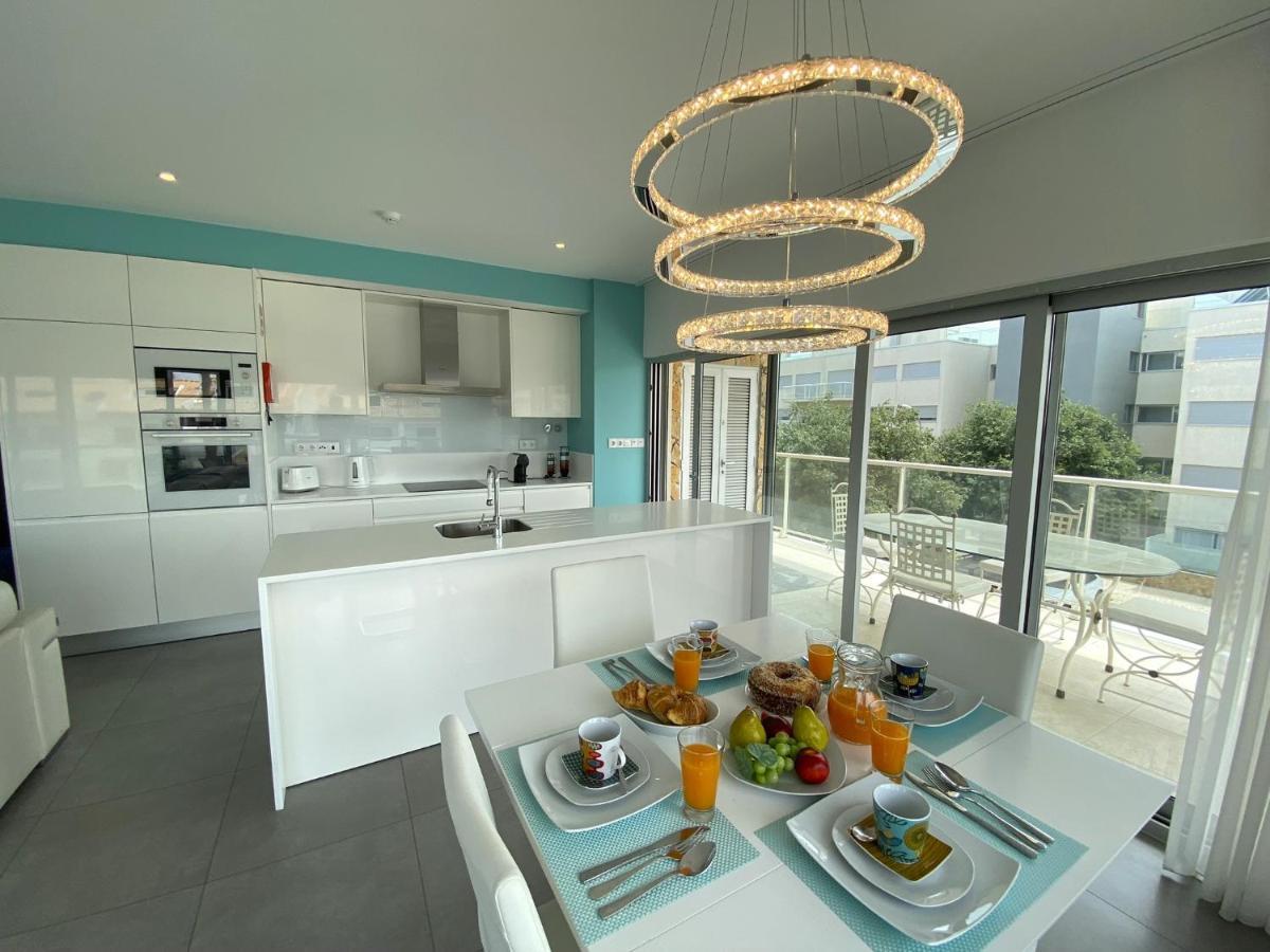 Panoramic View 2 With Pool By Homing Apartment