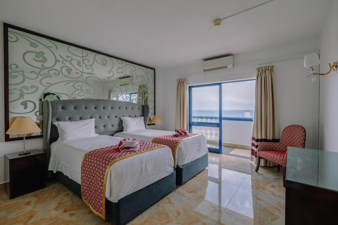Aparthotel Grand Muthu Oura View Beach Club 5*