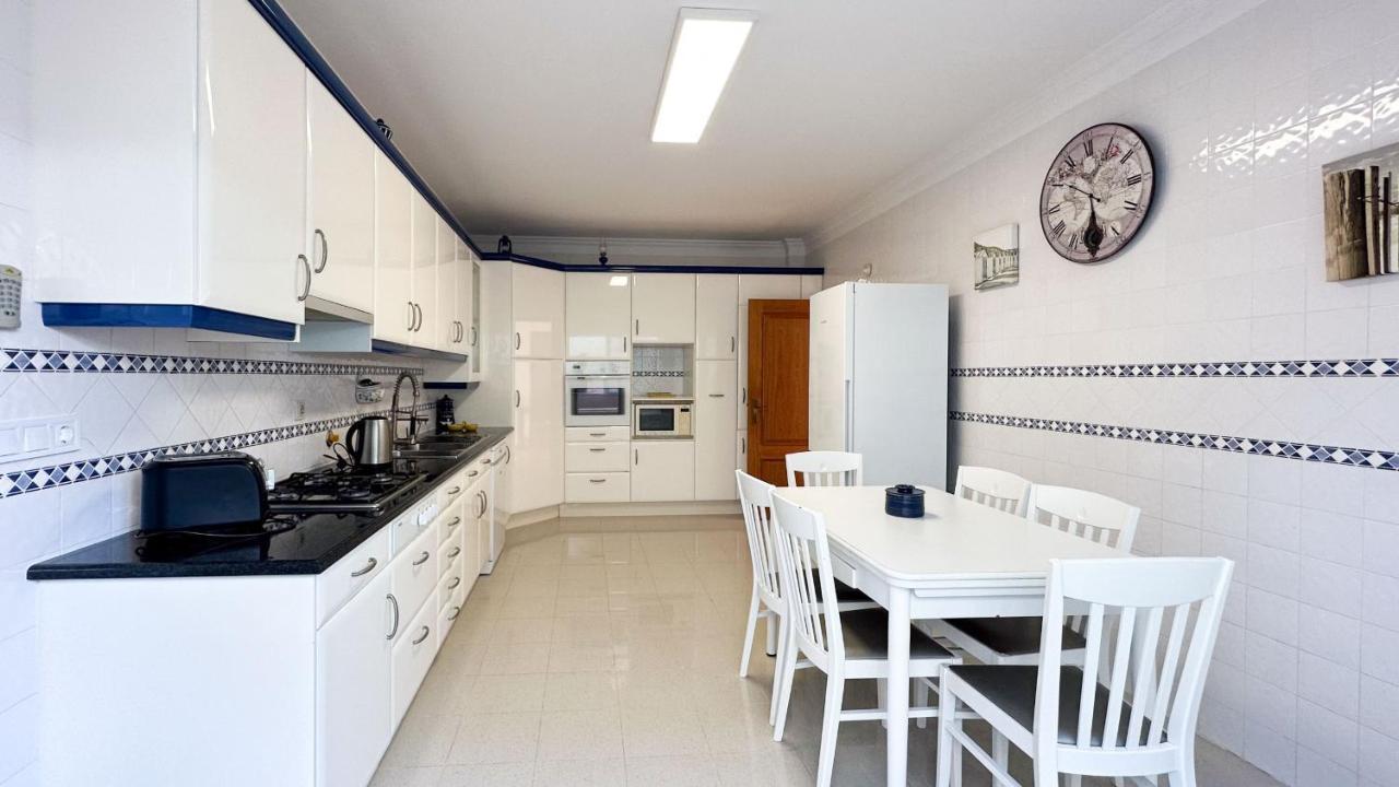 Vivenda Catavento V5 Piscina E 100mt Da Gale Villa