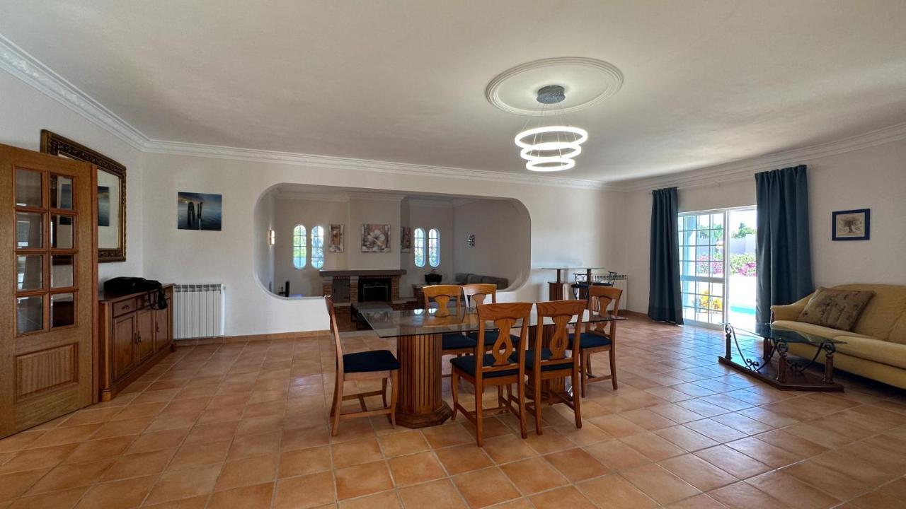 Vivenda Catavento V5 Piscina E 100mt Da Gale Villa Albufeira
