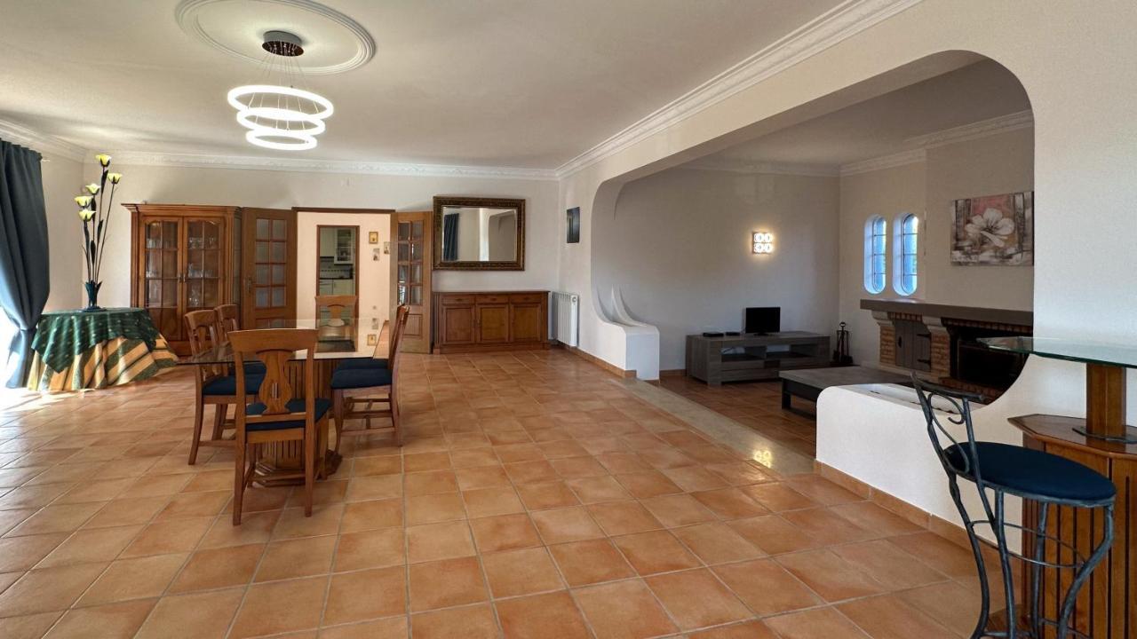 Vivenda Catavento V5 Piscina E 100mt Da Gale Villa