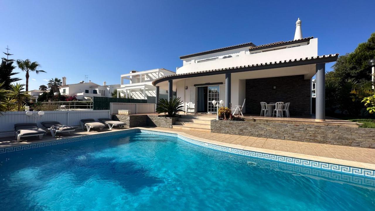Vivenda Catavento V5 Piscina E 100mt Da Gale Villa