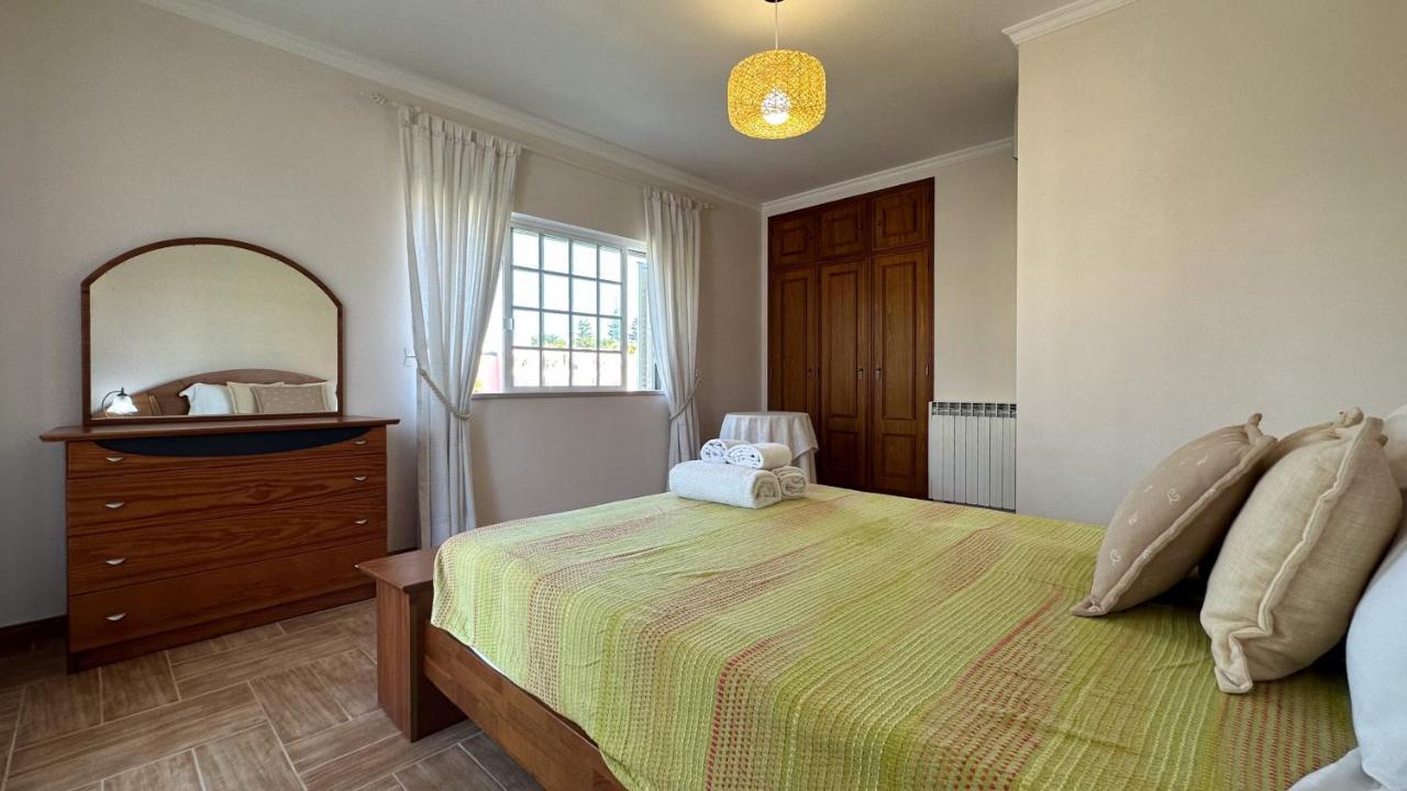 Villa Vivenda Catavento V5 Piscina E 100mt Da Gale Albufeira