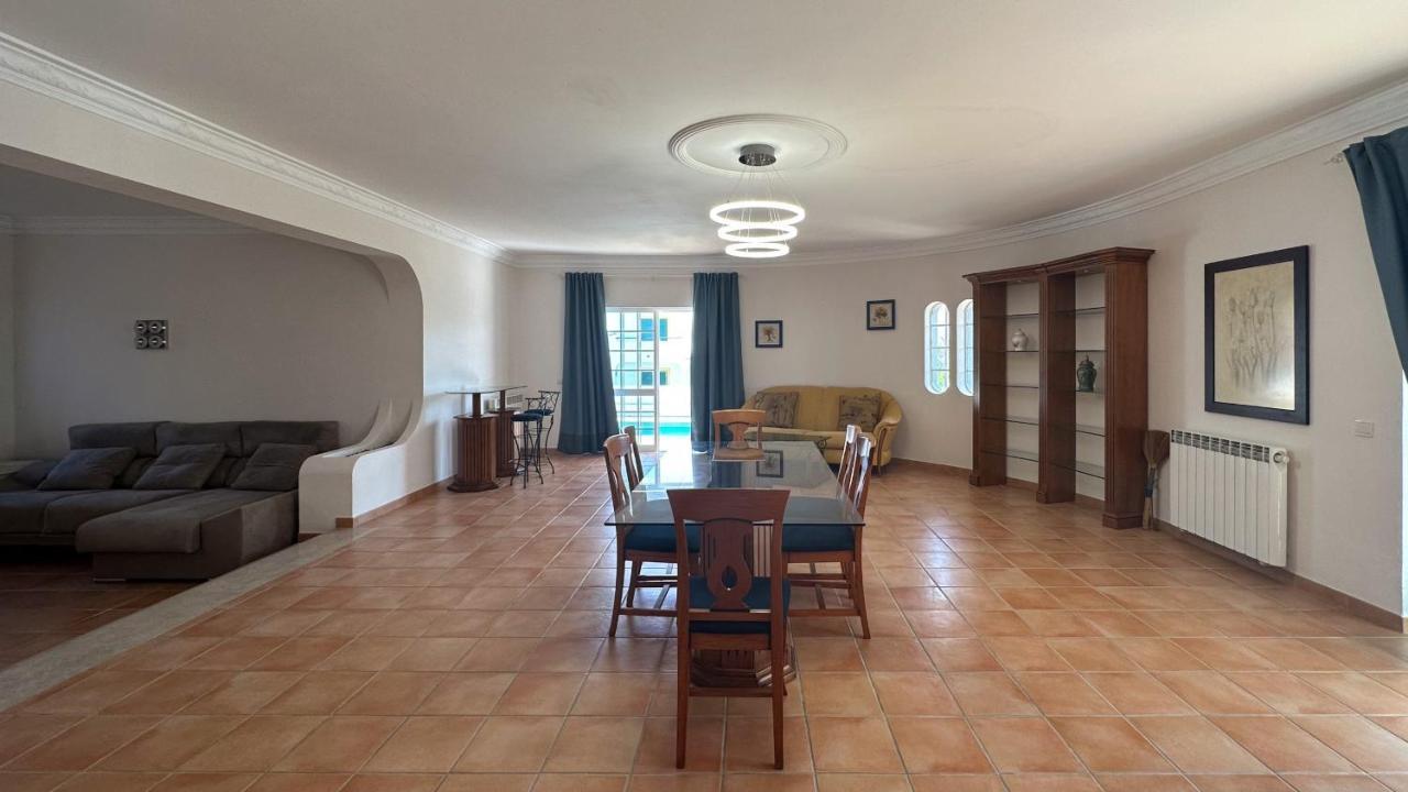 Villa Vivenda Catavento V5 Piscina E 100mt Da Gale Albufeira