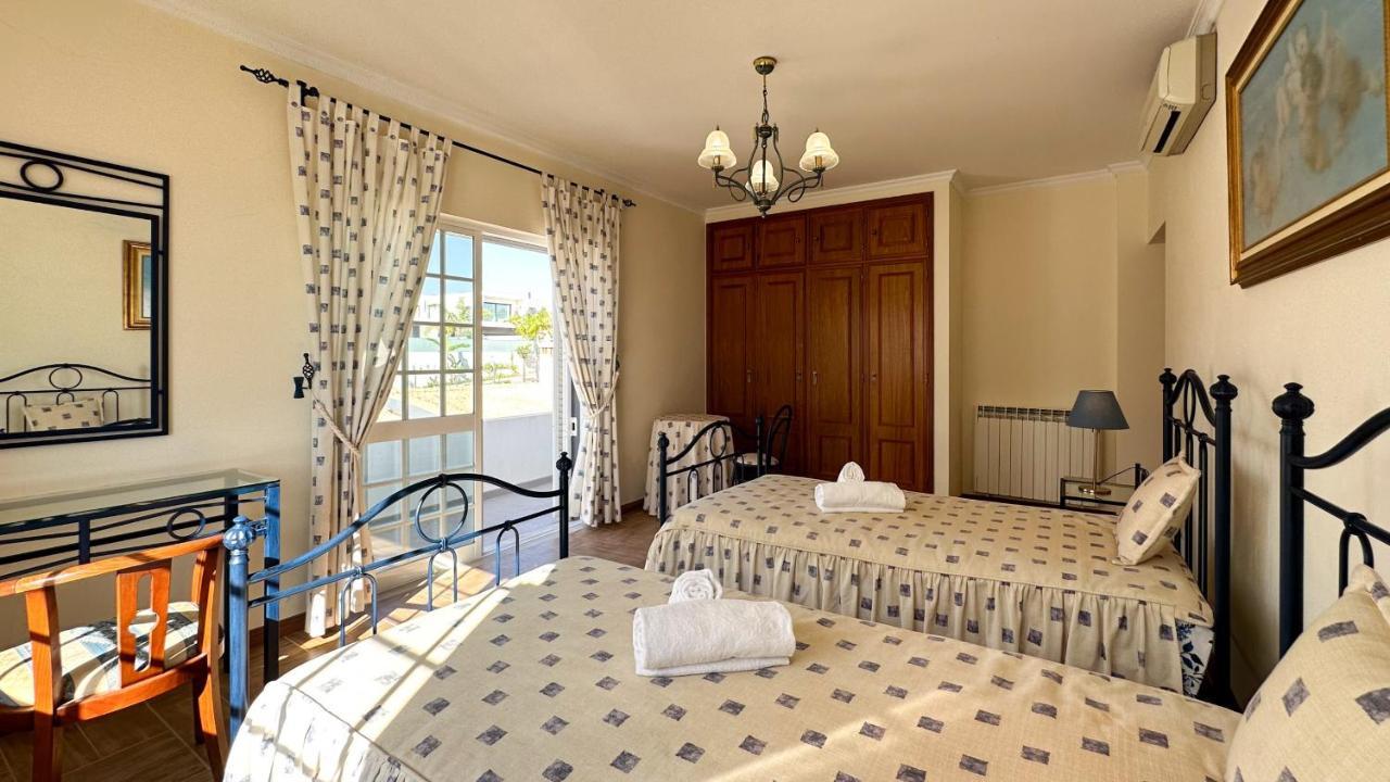 Vivenda Catavento V5 Piscina E 100mt Da Gale Albufeira