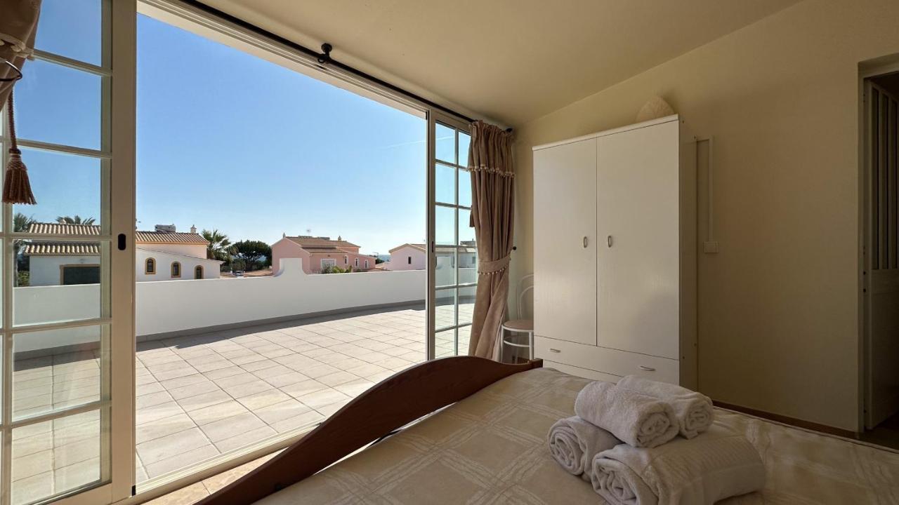Vivenda Catavento V5 Piscina E 100mt Da Gale Villa Albufeira