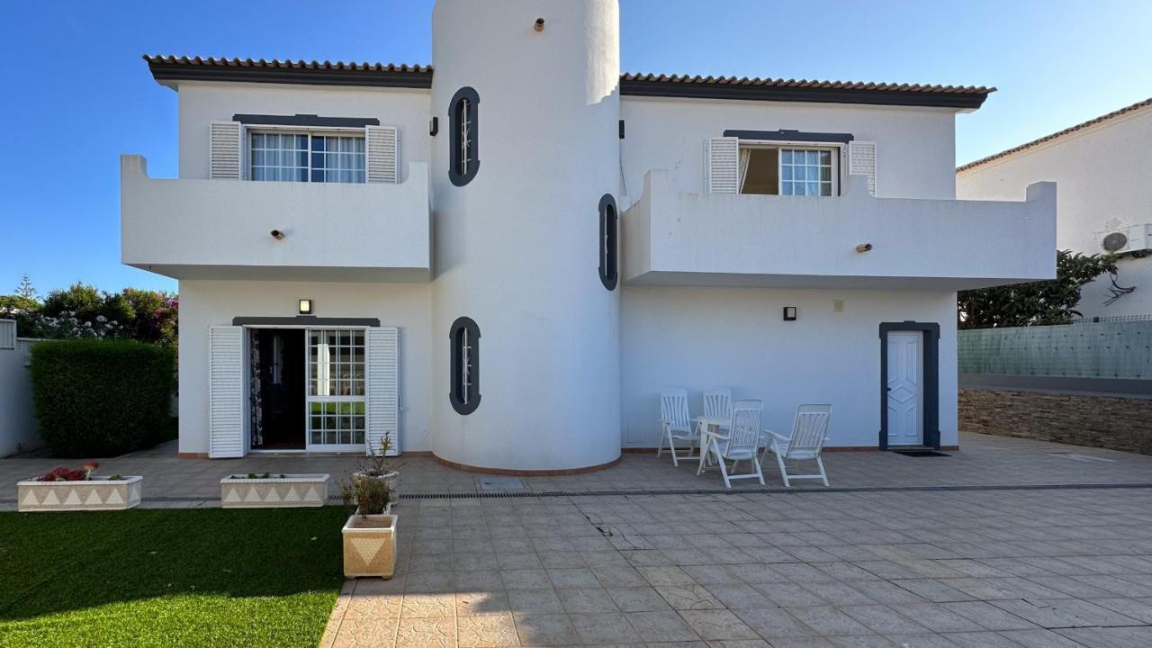 Vivenda Catavento V5 Piscina E 100mt Da Gale