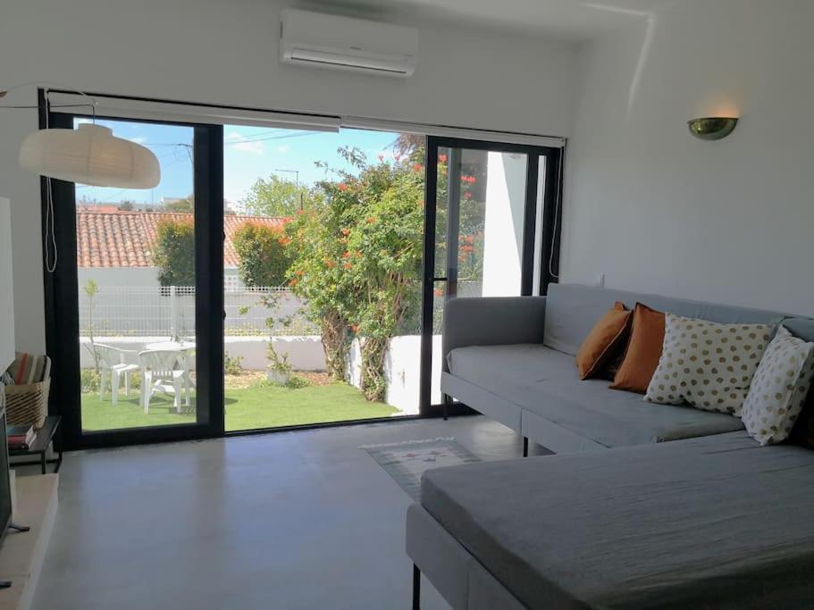 Airy 3br, Ac, Garden, 2min Strip, 8min Oura Appartement Albufeira