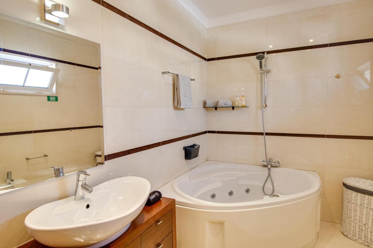 Private Deluxe 3bd Pool Wi-fi Ac Bbq *