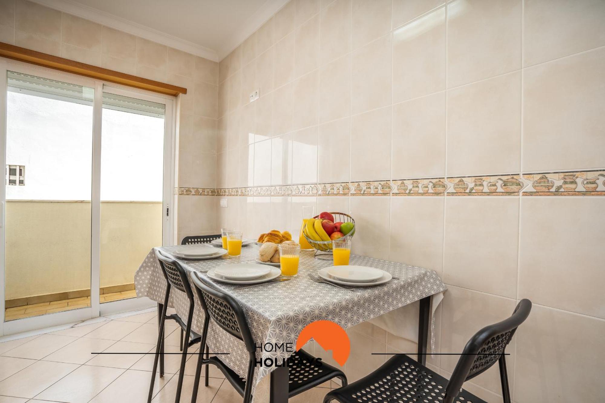 #001 Verissimo Flat By Holidays *