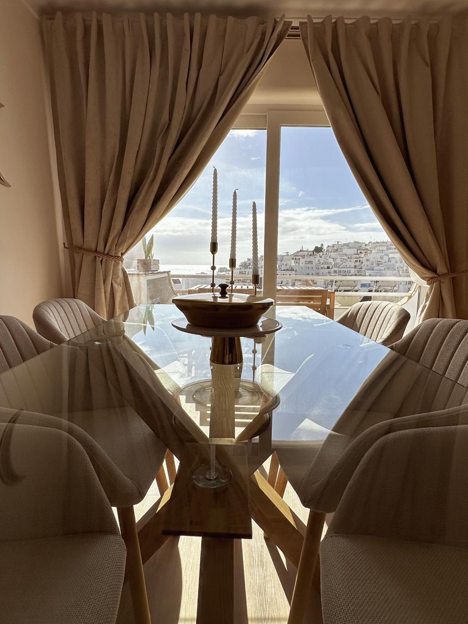 Apartment Deluxe Flat By Holidays
