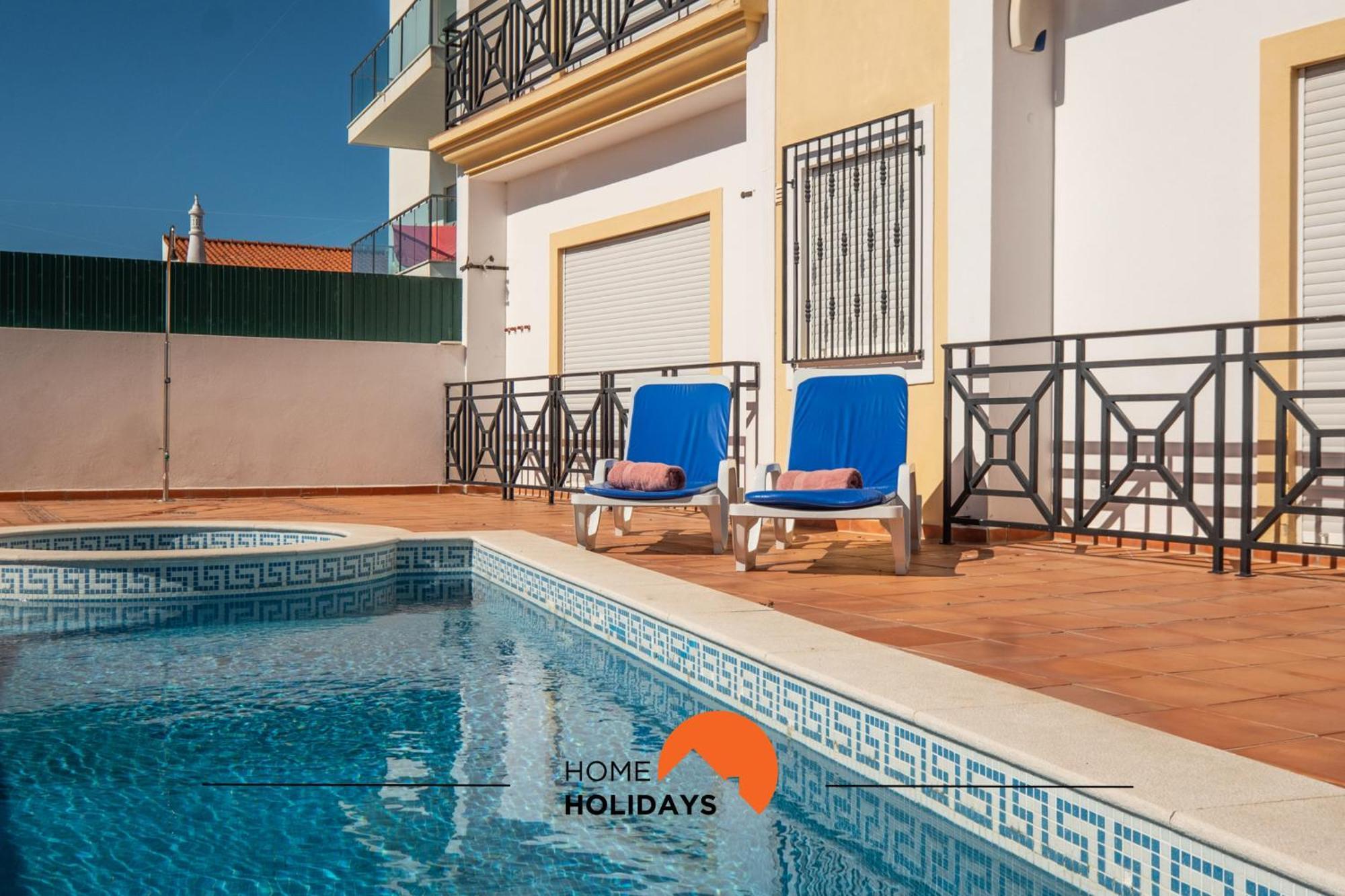 #054 Newtown With Pool, Ac, Private Park, Near Strip Apartamento