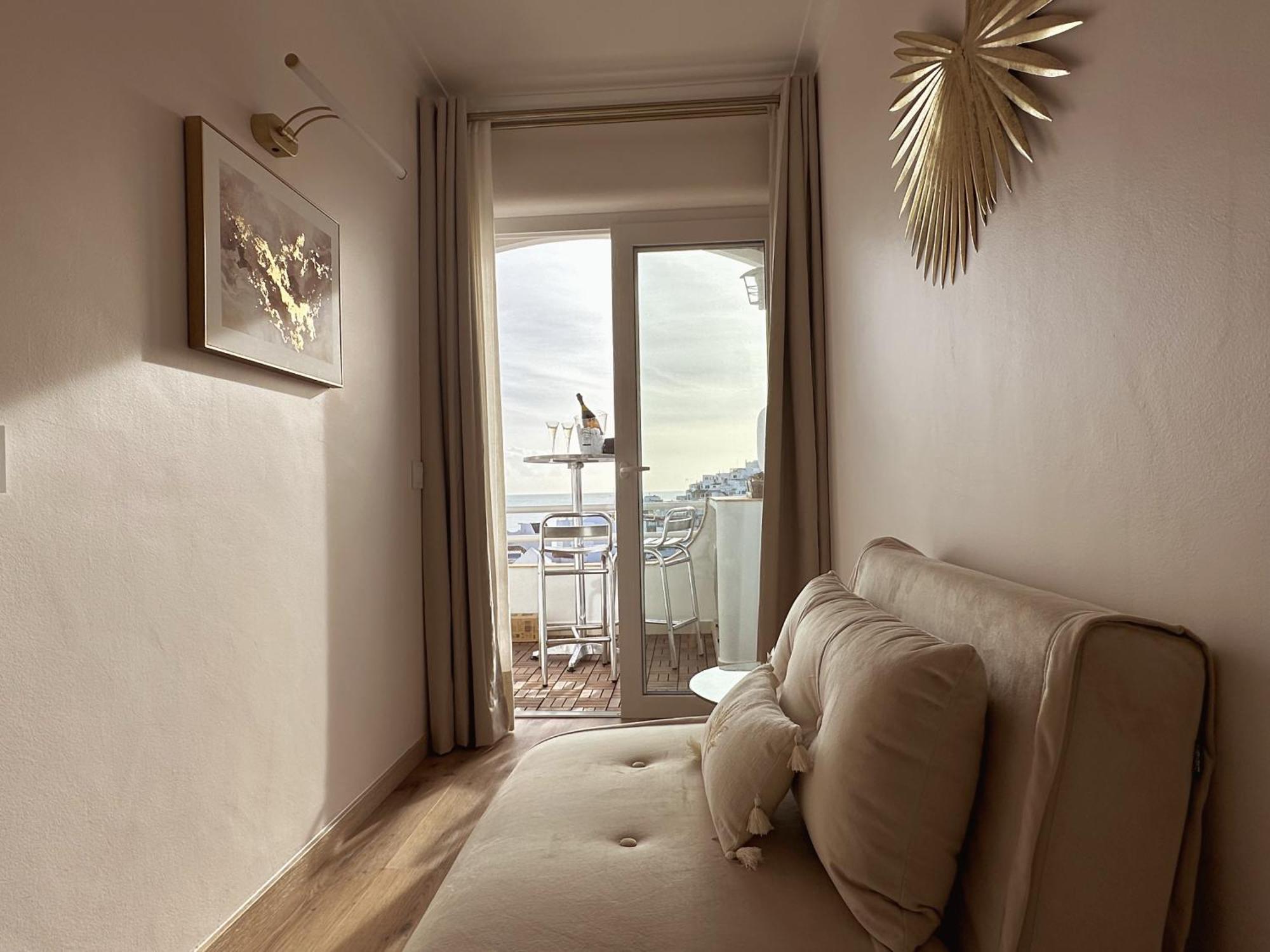 Deluxe Flat By Holidays