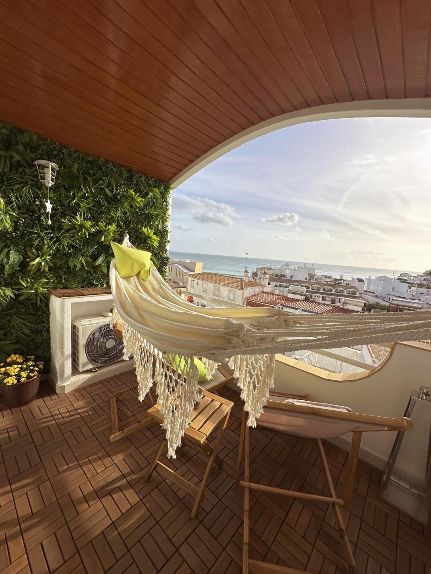 Apartment Deluxe Flat By Holidays *