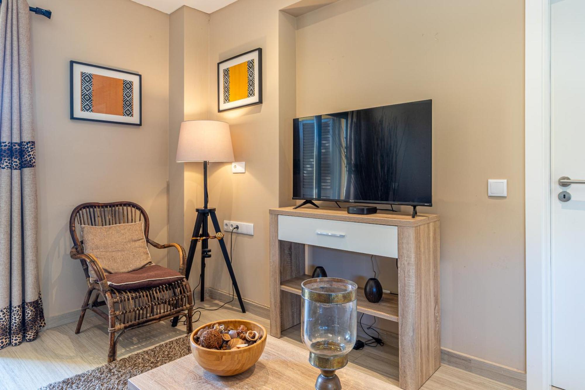Apartment Passport Beach - 201 By Hellovacations