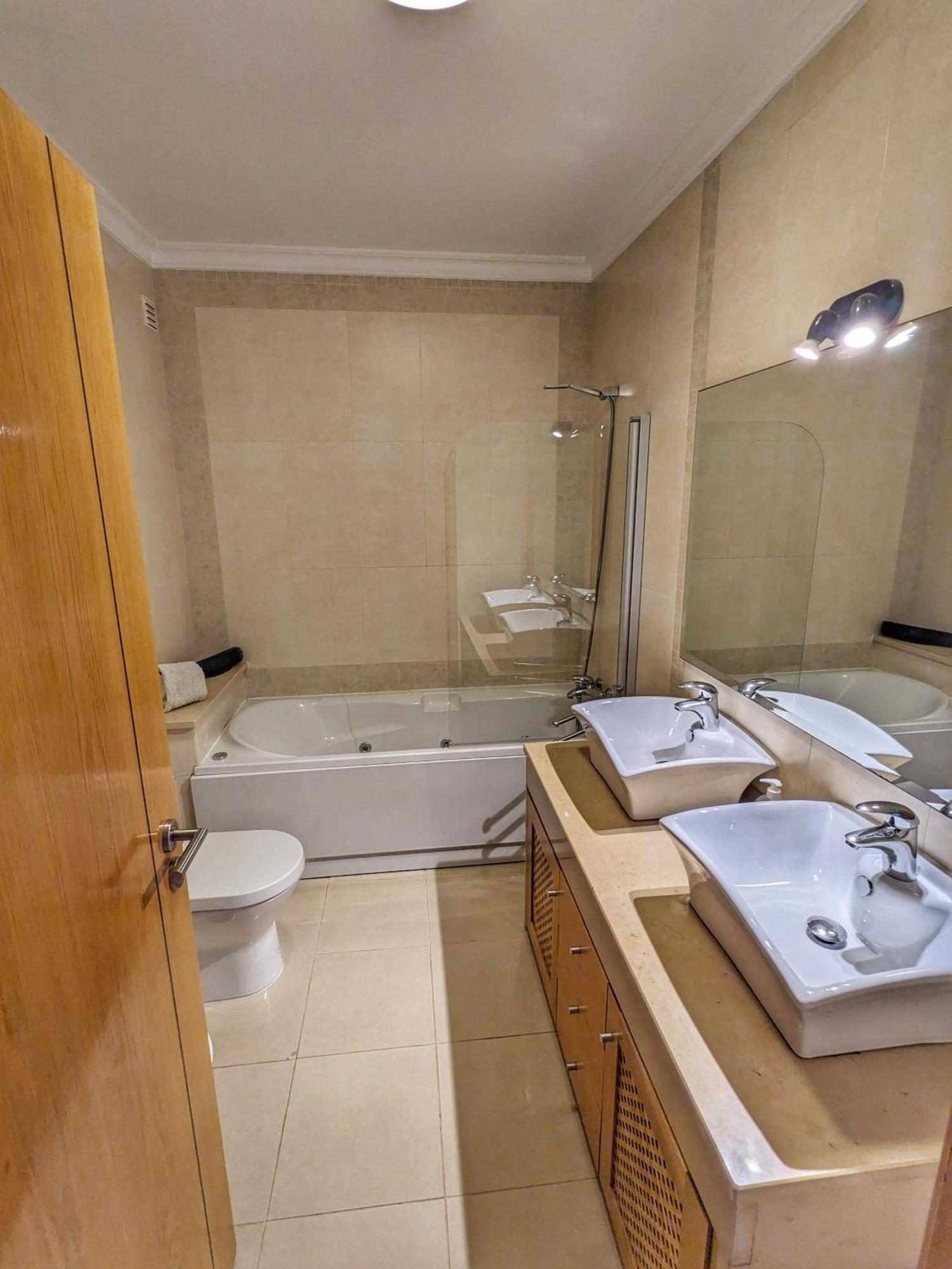 Farm Village- Townhouse 2 Mins From Old Town Albufeira