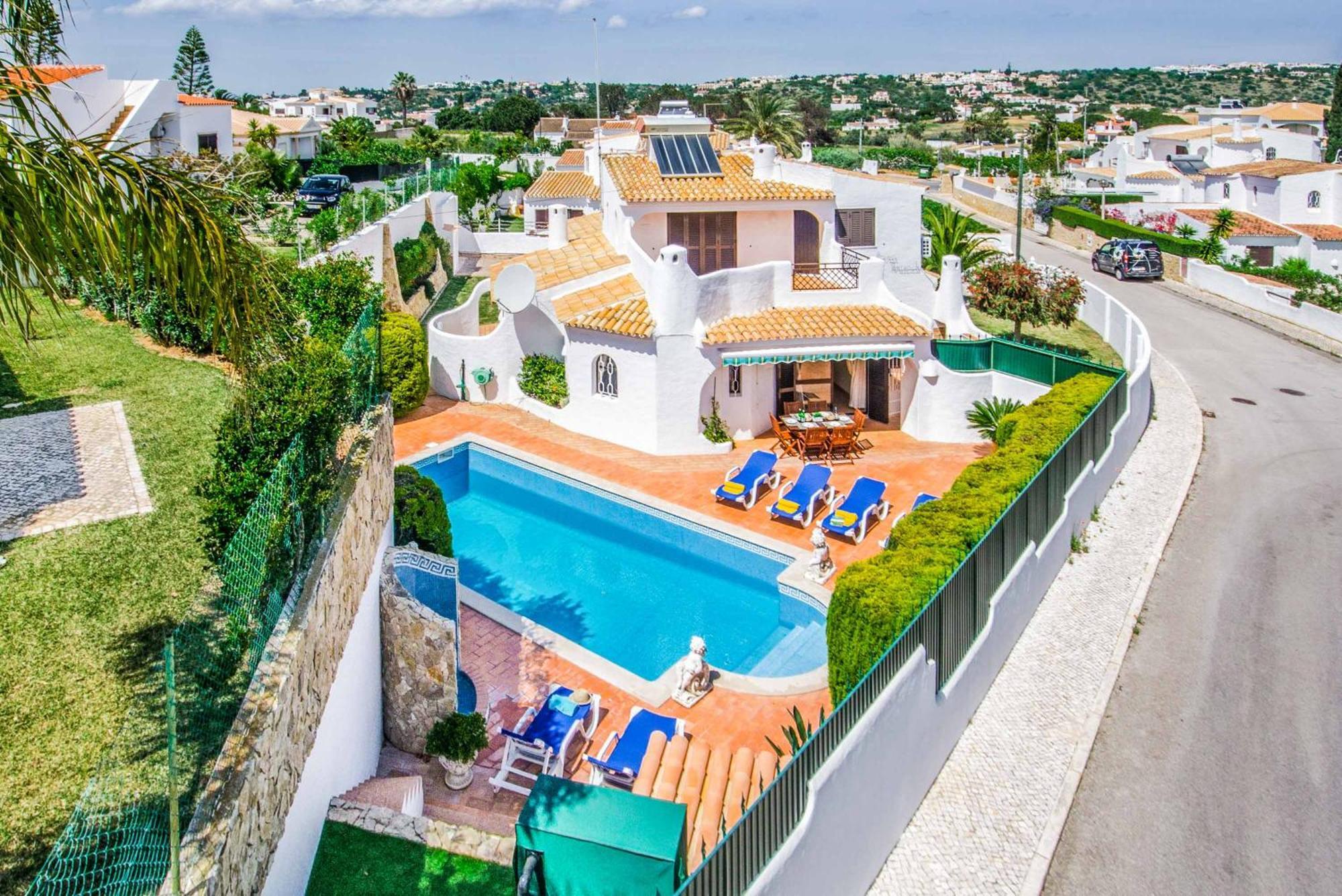 Amizade Villa *