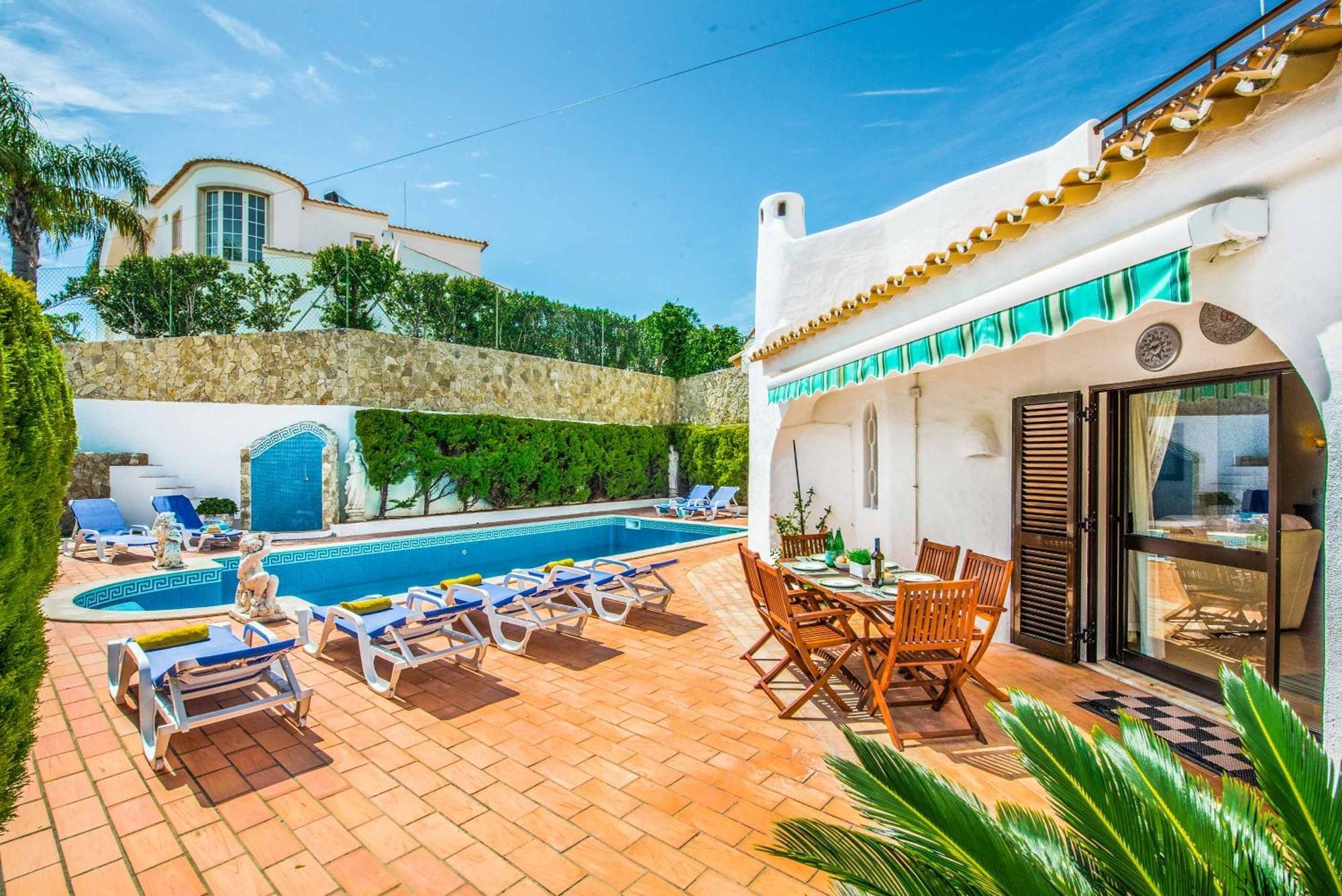 Amizade Villa