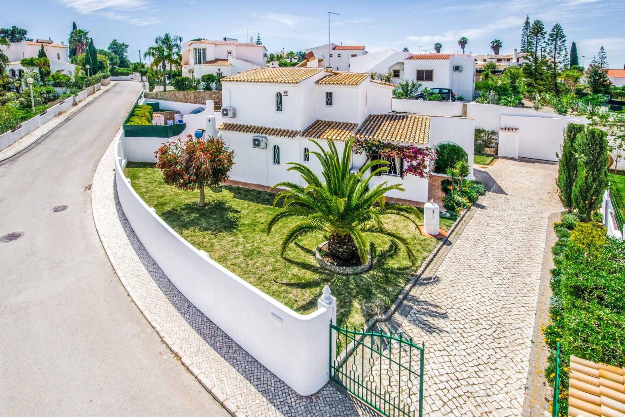 Amizade Villa *