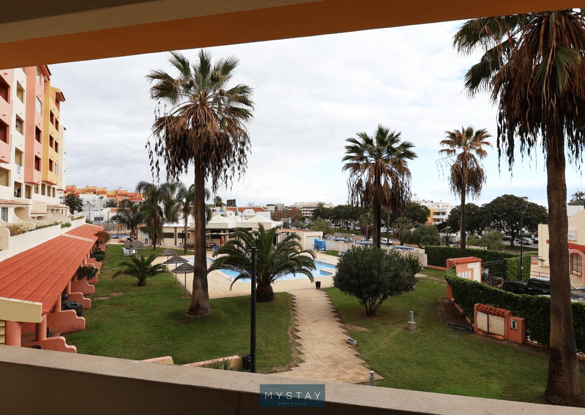 Apartamento Mystay - Bellavista Pool & *